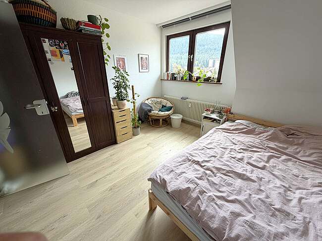  Schlafzimmer 1