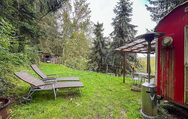 Bauwagen und Vorplatz Bauwagen und Vorplatz