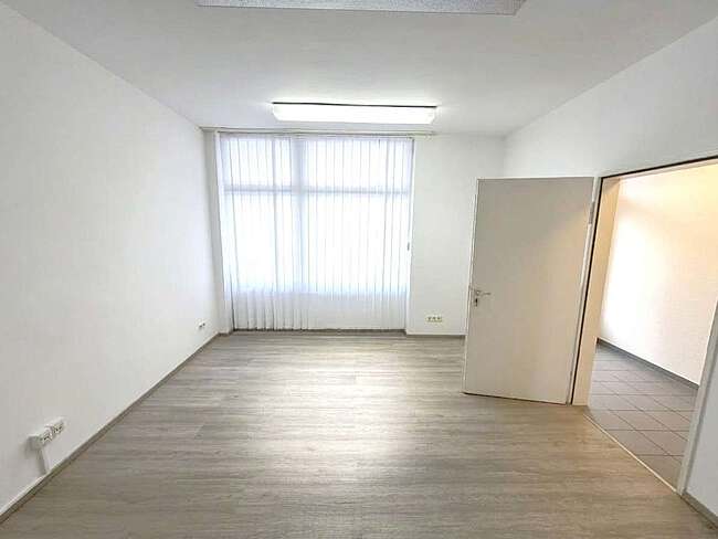 Büro 1, vorne (KI)