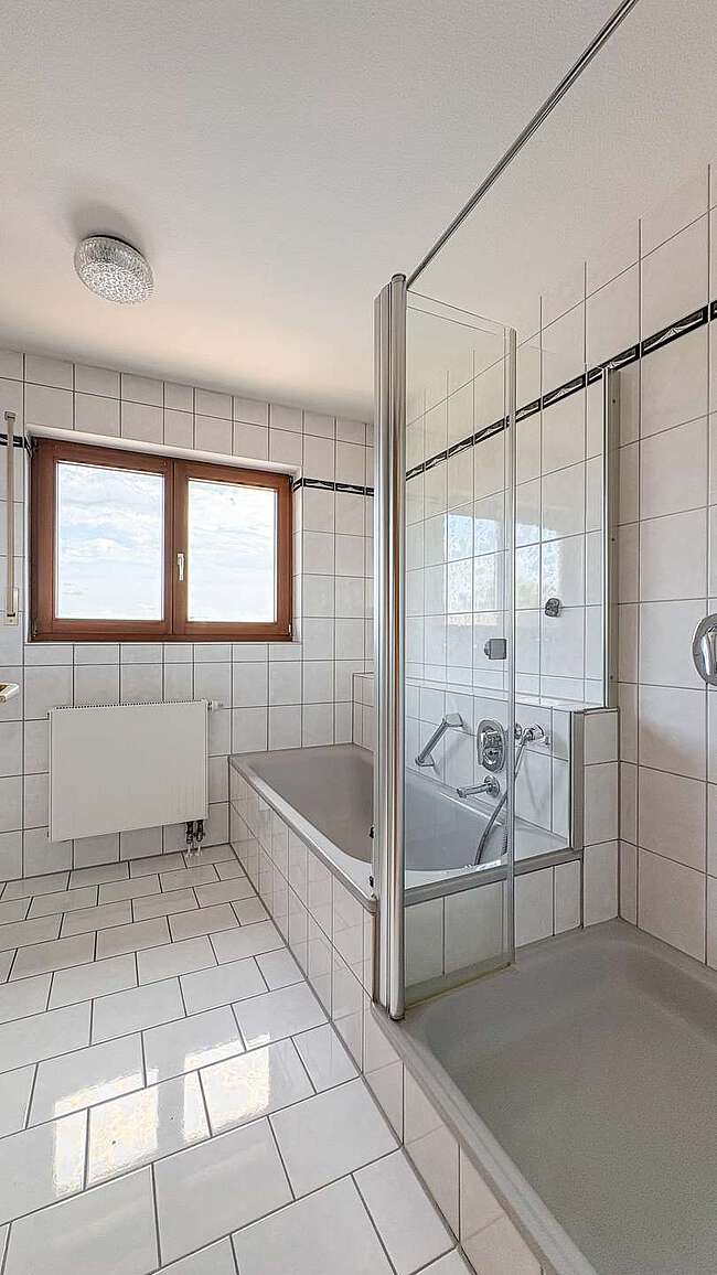 Bad in der unteren Etage Bad in der unteren Etage