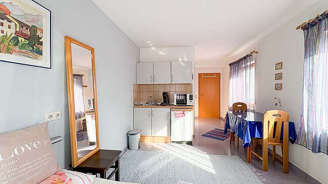 1- Zimmer Wohnung EG