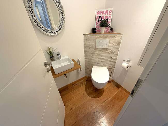 Separate Toilette
