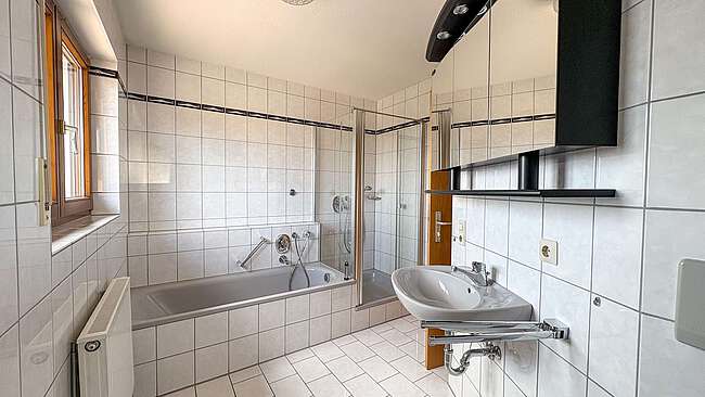 Bad in der unteren Etage Bad in der unteren Etage