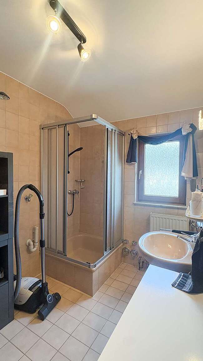 Wohnung DG RECHTS
