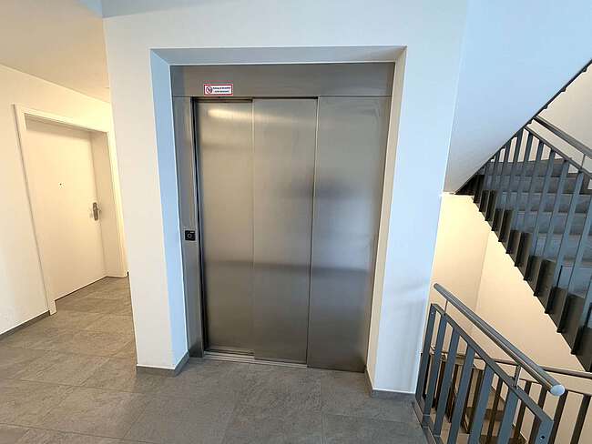 Aufzug direkt vor der Wohnung