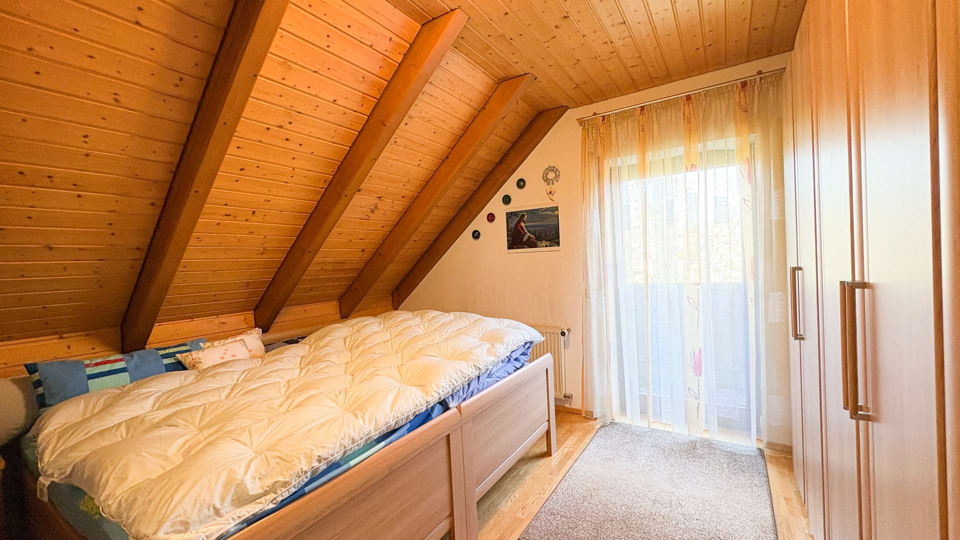 Schlafzimmer DG