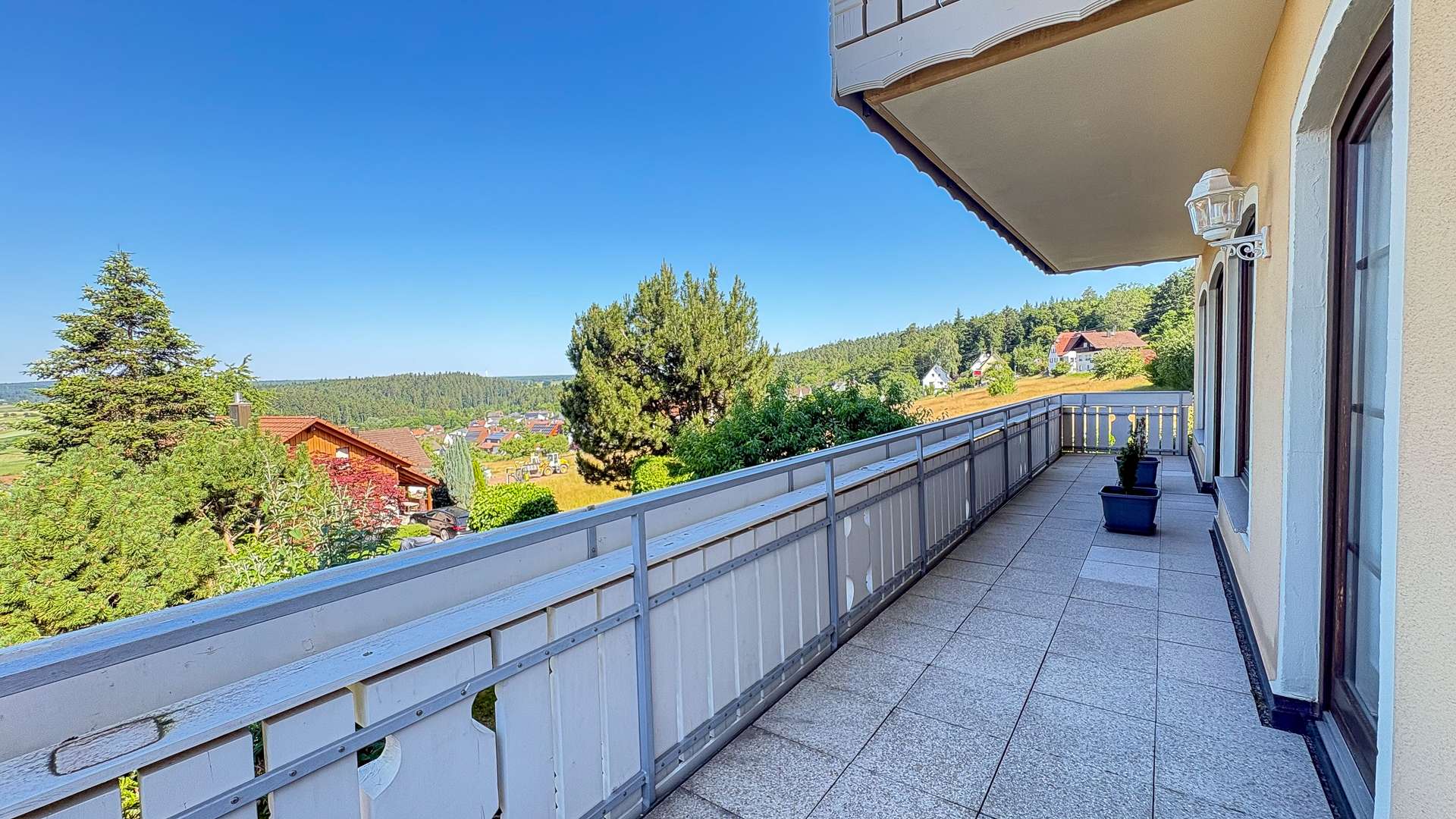 Balkon EG
