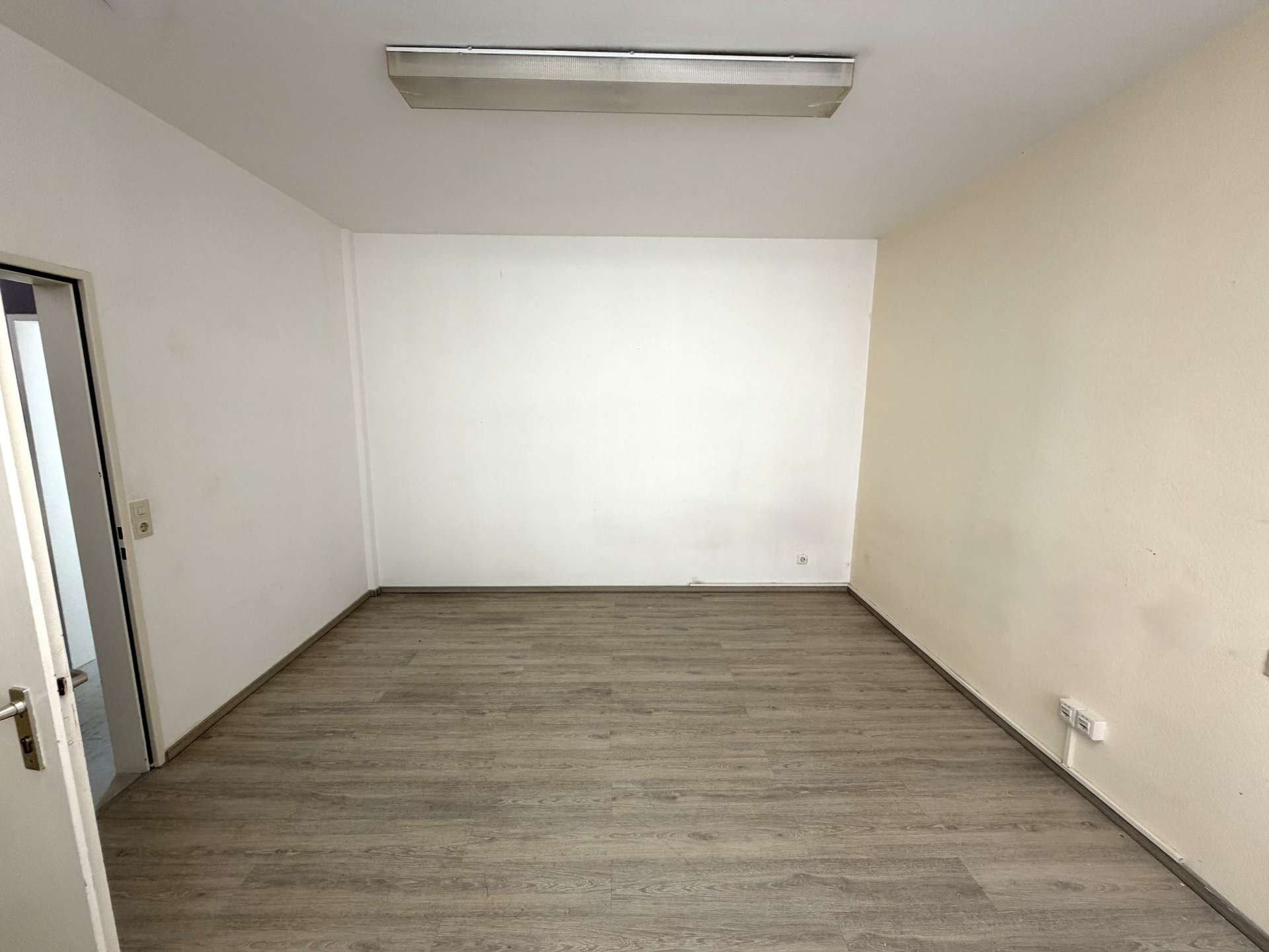 Büro 1, vorne