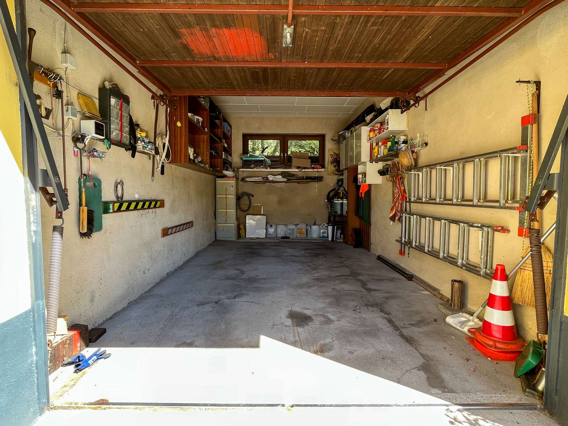Garage 1
