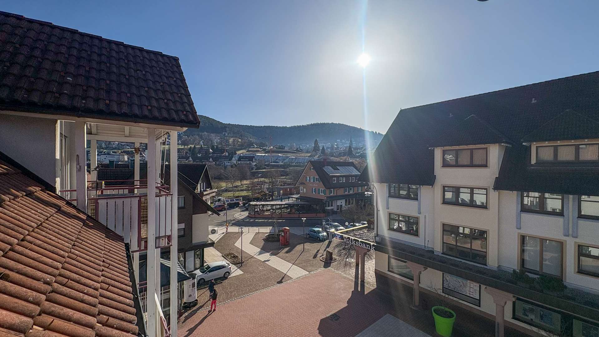 Blick vom Balkon (Wohnzimmer)