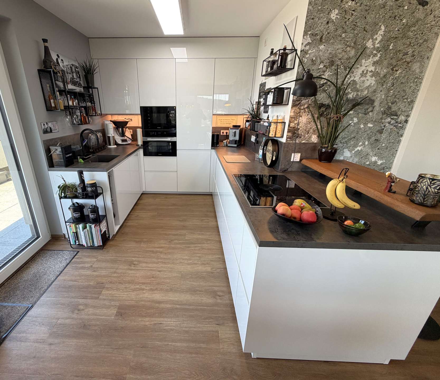 Sehr hochwertige Einbau-Küche